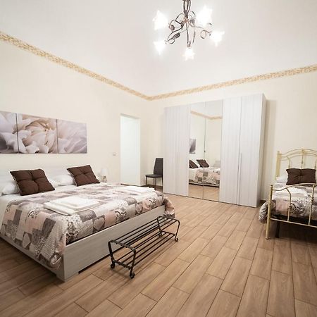 Le Vie Del Centro B&B 卡塔尼亚 外观 照片